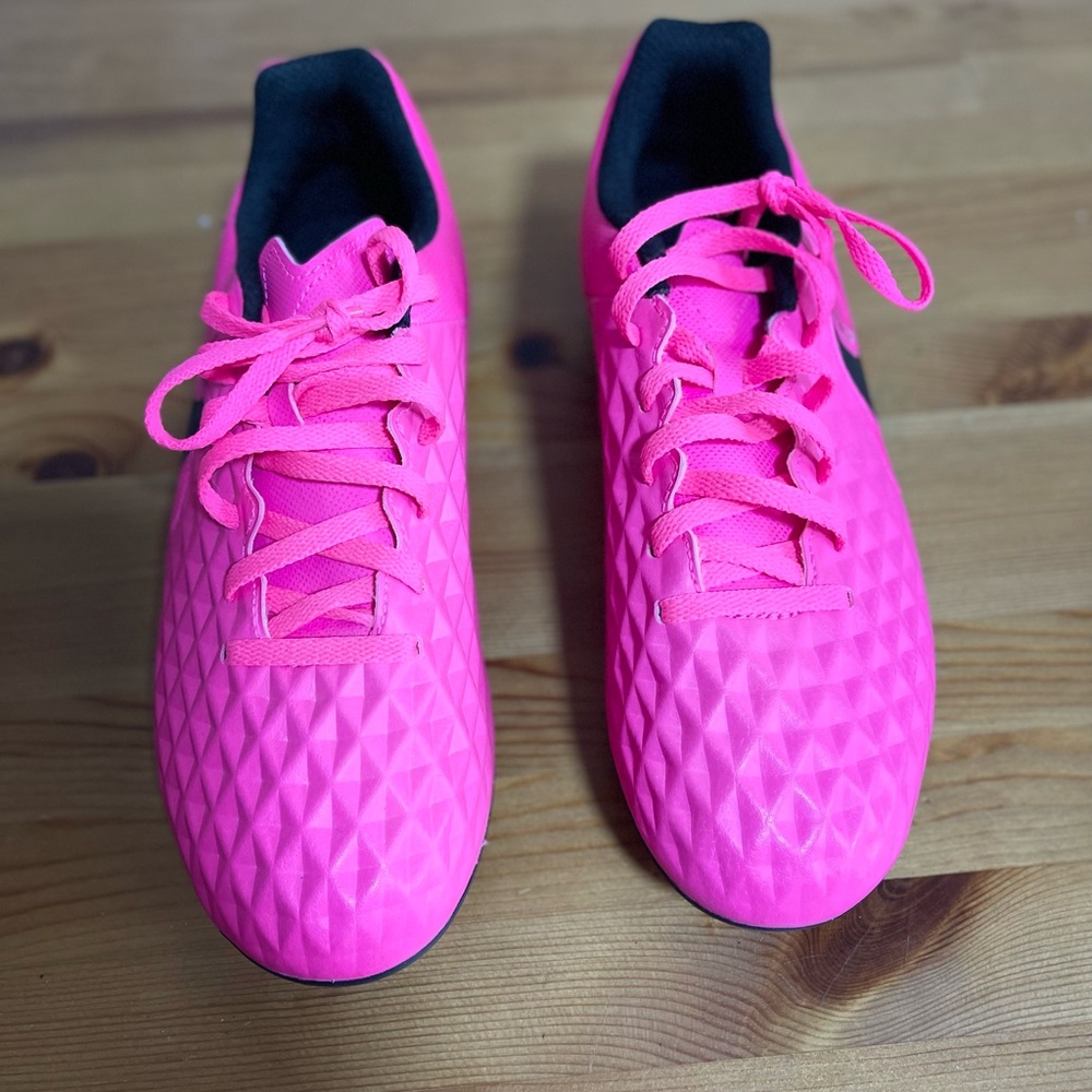 Nike Teimpo Cleats